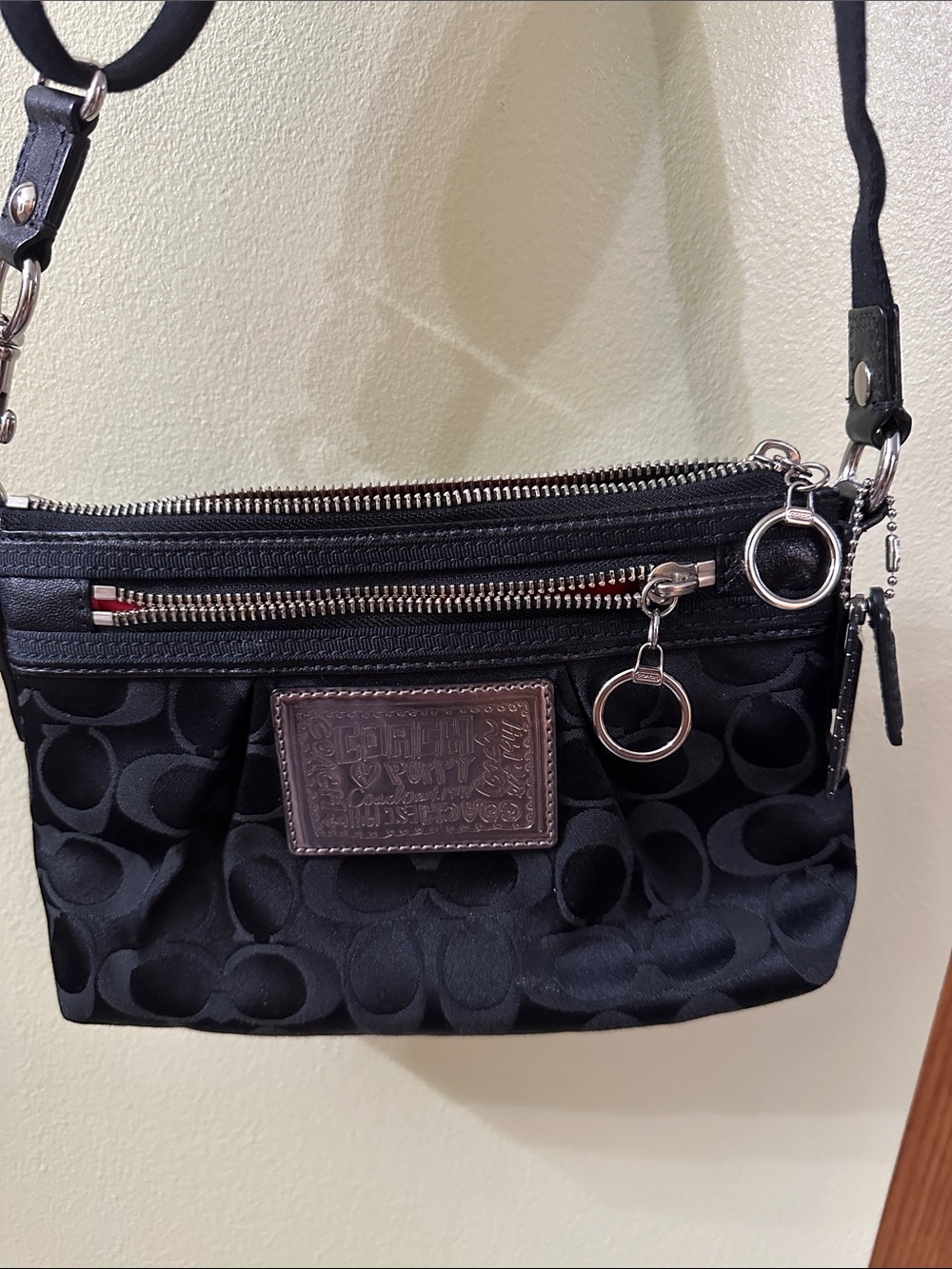 Coach Poppy Black Signature Sling bag 2009/2011